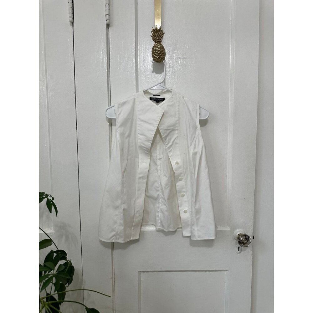 Jones , New York collection platinum women’s size medium white vest shirt